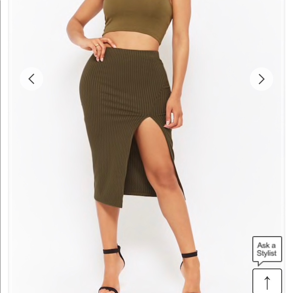 Ribbed-Knit Pencil Skirt w/ a Slit Olive